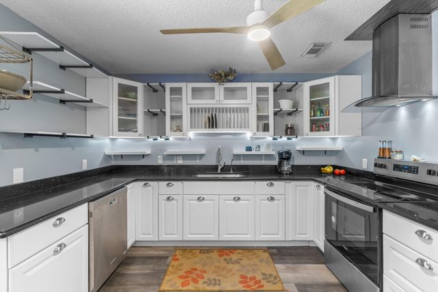 4320 Reinsma Road, Milton, FL 32583