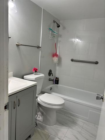 243 Northampton M 243, West Palm Beach, FL 33417
