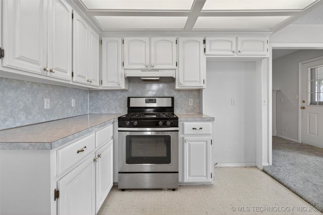 11313 E Southpark Road, Claremore, OK 74019