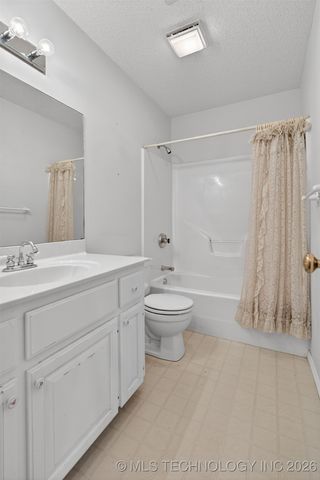 11313 E Southpark Road, Claremore, OK 74019