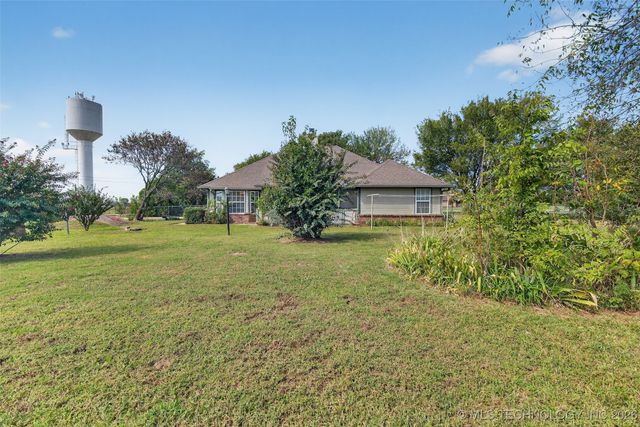 11313 E Southpark Road, Claremore, OK 74019