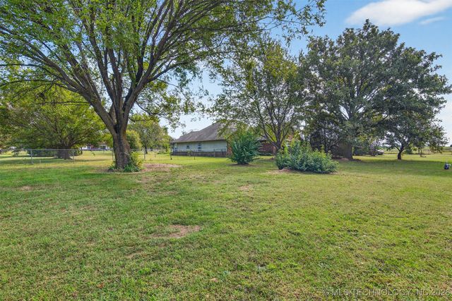 11313 E Southpark Road, Claremore, OK 74019