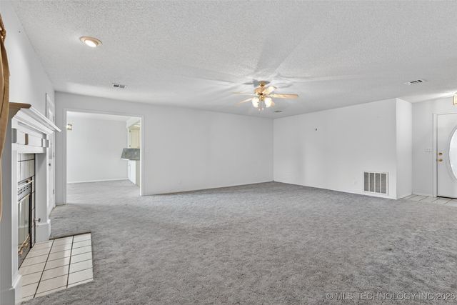 11313 E Southpark Road, Claremore, OK 74019