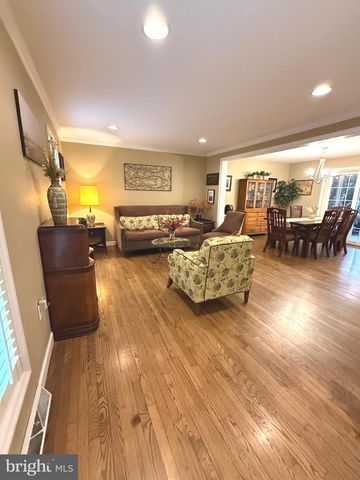 901 SPRING GARDEN ST, Elizabethtown, PA 17022