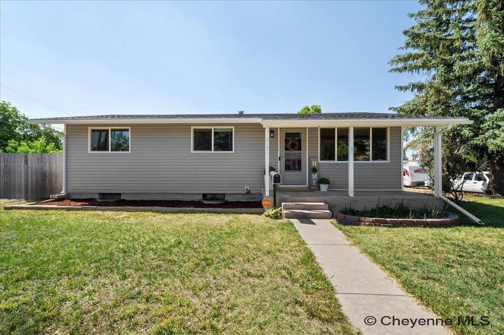 1101 PRAIRIE AVE, Cheyenne, WY 82009