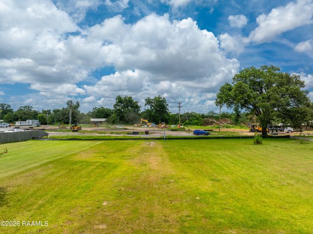 614 & 616 E Broussard Road, Lafayette, LA 70503