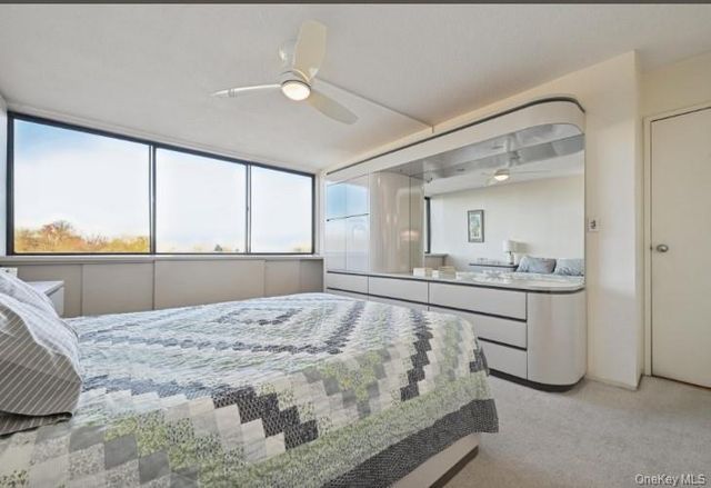 1 BAY CLUB Drive 6V, Bayside, NY 11360