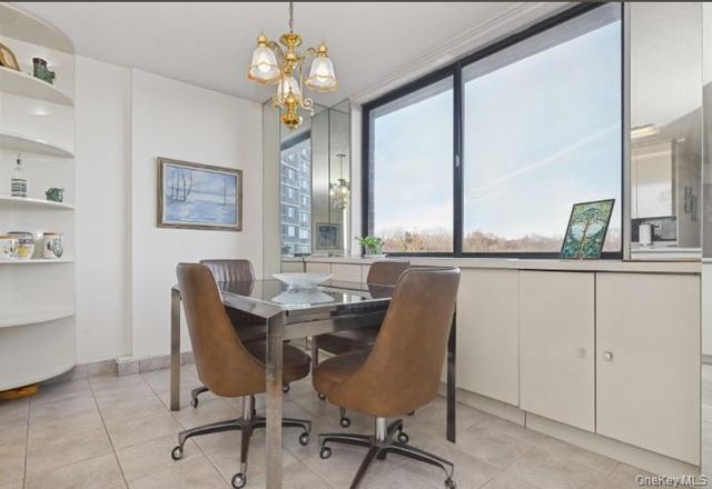 1 BAY CLUB Drive 6V, Bayside, NY 11360