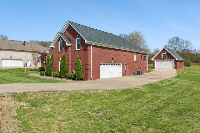 1035 Bending Chestnut Dr, Lebanon, TN 37087