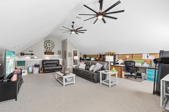 1035 Bending Chestnut Dr, Lebanon, TN 37087