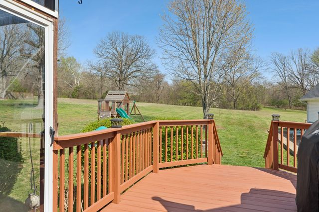 1035 Bending Chestnut Dr, Lebanon, TN 37087