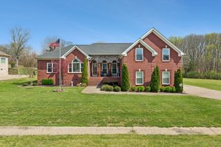 1035 Bending Chestnut Dr, Lebanon, TN 37087