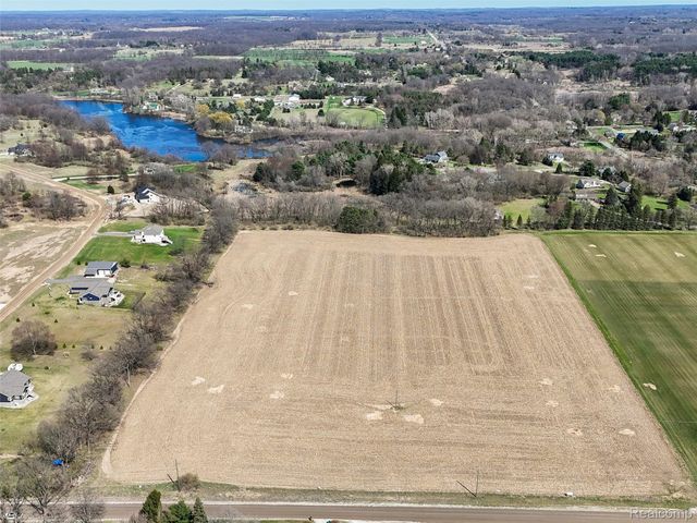 7670 Parshallville Road, Hartland Township, MI 48430