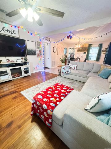 117 S Fourth Street, Benton, AR 72015