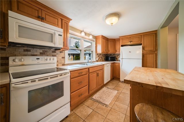 4300 Fay Road, Onondaga, NY 13219