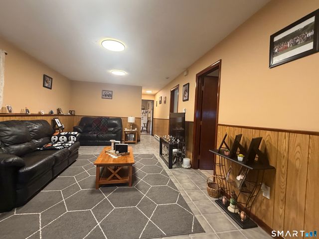 2 Ken Oaks Drive, Danbury, CT 06810