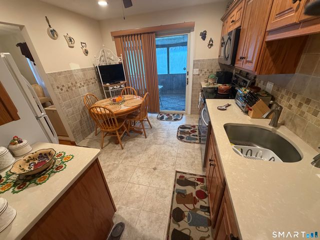 2 Ken Oaks Drive, Danbury, CT 06810