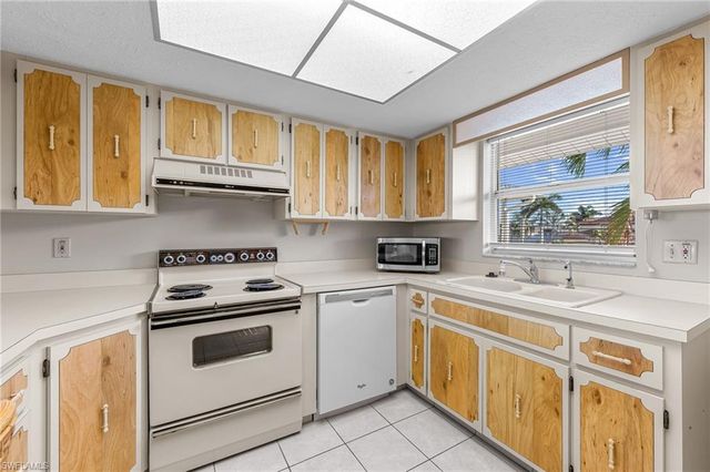 1705 Beach PKWY # 207, Cape Coral, FL 33904