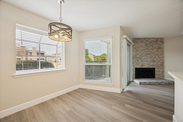 18800 Egret Bay Boulevard 907, Houston, TX 77058