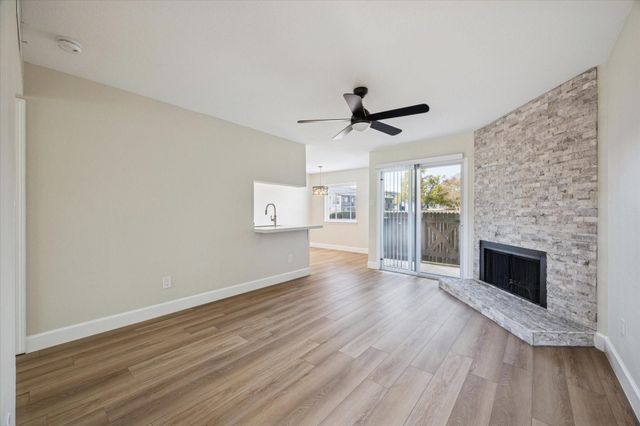 18800 Egret Bay Boulevard 907, Houston, TX 77058