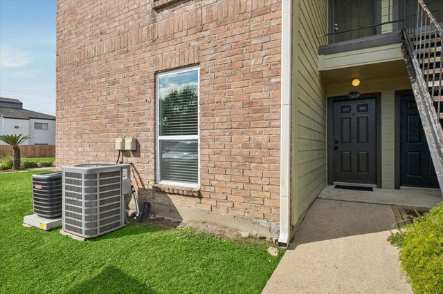 18800 Egret Bay Boulevard 907, Houston, TX 77058