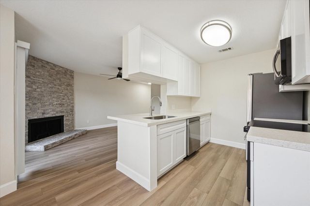 18800 Egret Bay Boulevard 907, Houston, TX 77058