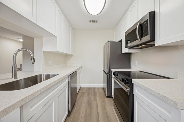 18800 Egret Bay Boulevard 907, Houston, TX 77058