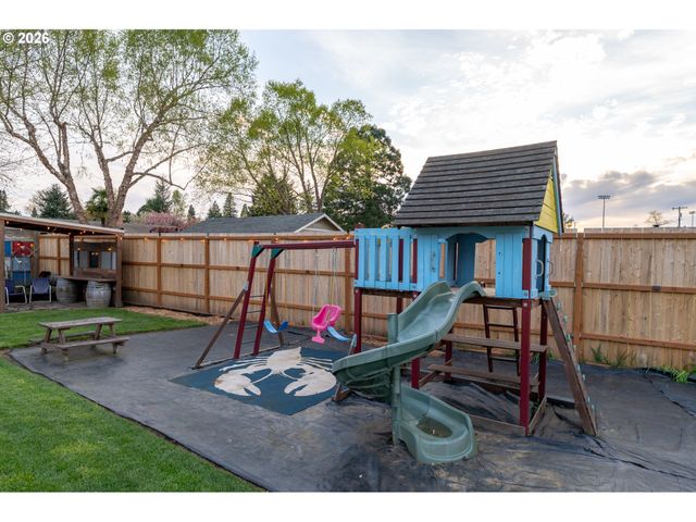 1908 Ne ORCHARD Ave, Mc Minnville, OR 97128