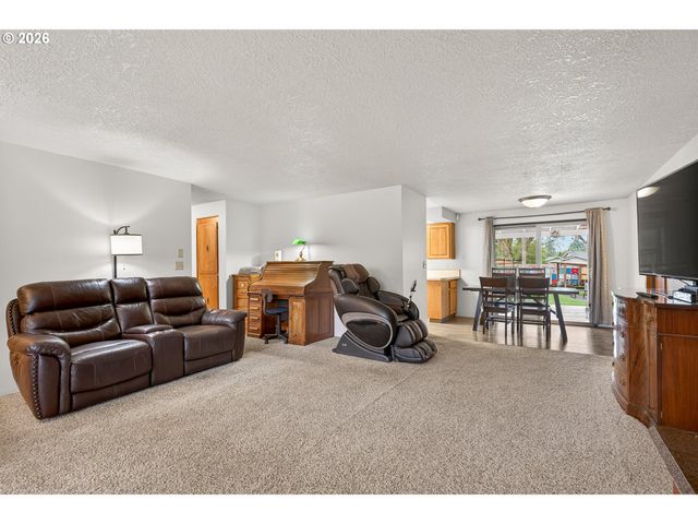 1908 Ne ORCHARD Ave, Mc Minnville, OR 97128