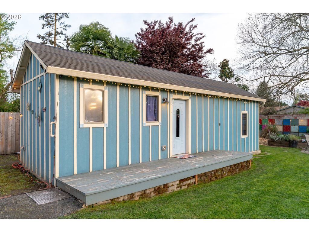 Image 30 of property listing at 1908 Ne ORCHARD Ave, Mc Minnville, OR 97128