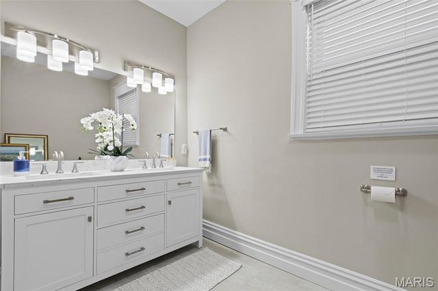 6117 Westminster Place, St Louis, MO 63112