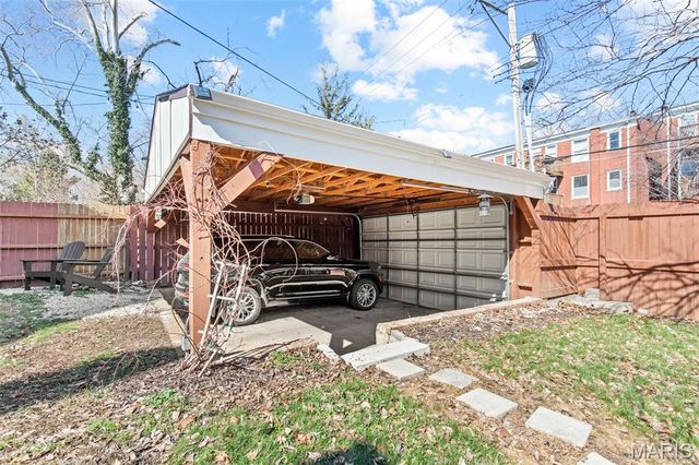 6117 Westminster Place, St Louis, MO 63112