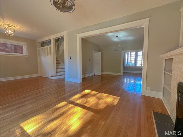 6117 Westminster Place, St Louis, MO 63112