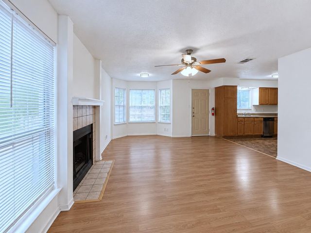 2011 Kirksey DR A, Austin, TX 78741