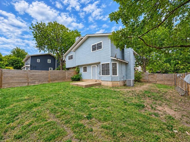 2011 Kirksey DR A, Austin, TX 78741