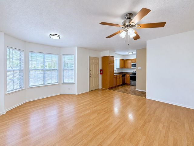 2011 Kirksey DR A, Austin, TX 78741
