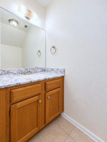 2011 Kirksey DR A, Austin, TX 78741