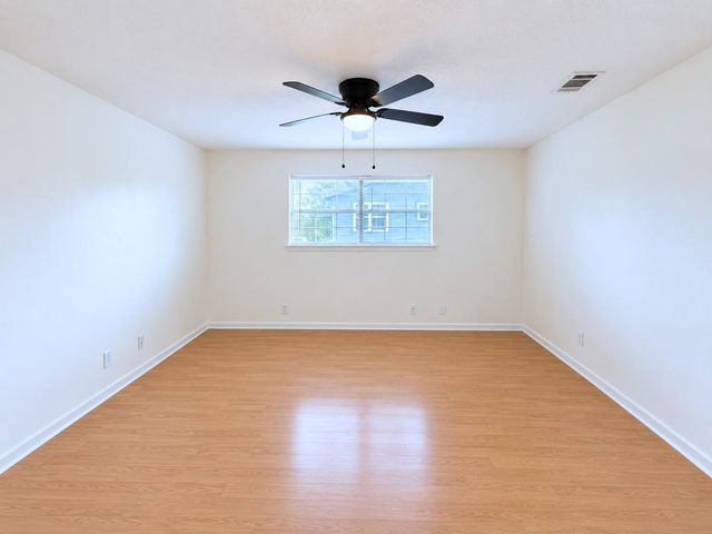 2011 Kirksey DR A, Austin, TX 78741