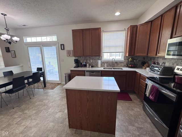 10530 Lookout Lane, Indianapolis, IN 46234