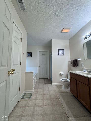 10530 Lookout Lane, Indianapolis, IN 46234