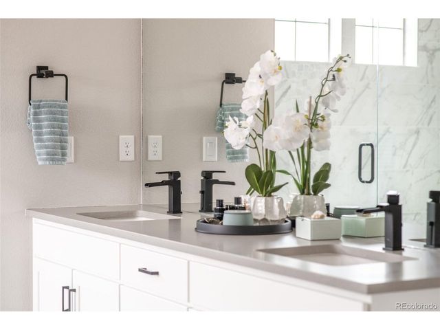 2105 S Poppy St, Lakewood, CO 80228