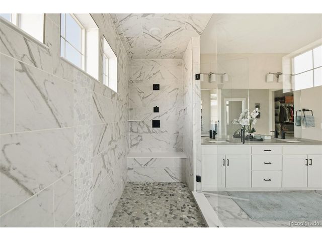 2105 S Poppy St, Lakewood, CO 80228