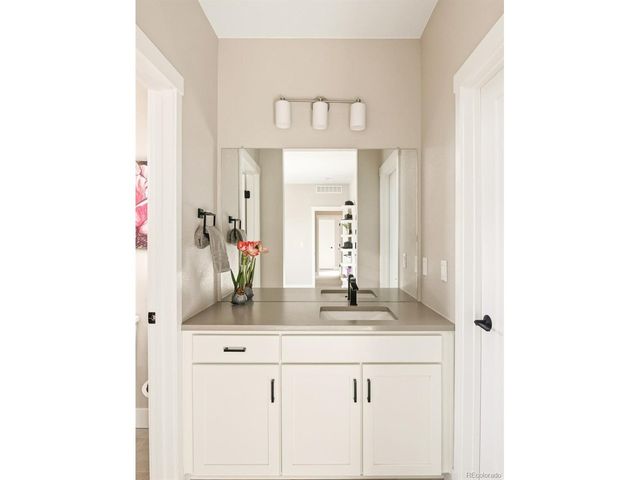 2105 S Poppy St, Lakewood, CO 80228