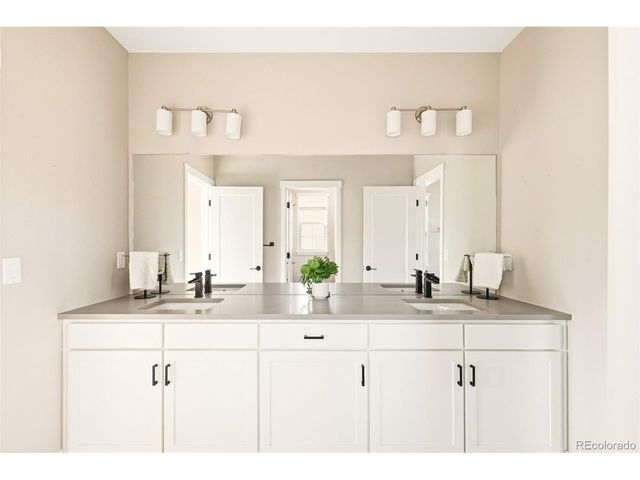 2105 S Poppy St, Lakewood, CO 80228