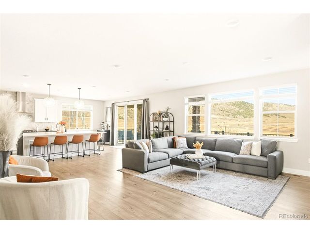 2105 S Poppy St, Lakewood, CO 80228