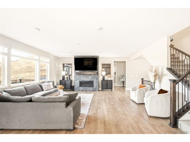 2105 S Poppy St, Lakewood, CO 80228