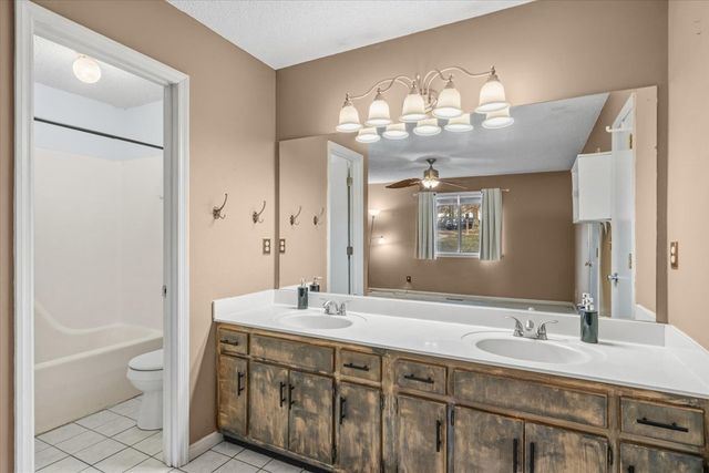 609 Cherokee Trail NW, Dalton, GA 30721