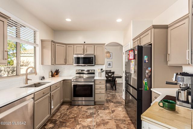 8022 S Fenway Drive, Tucson, AZ 85756