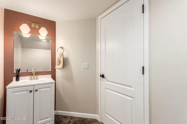 8022 S Fenway Drive, Tucson, AZ 85756