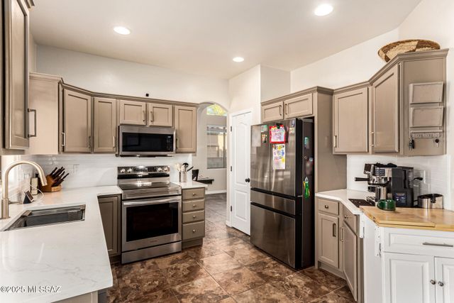 8022 S Fenway Drive, Tucson, AZ 85756